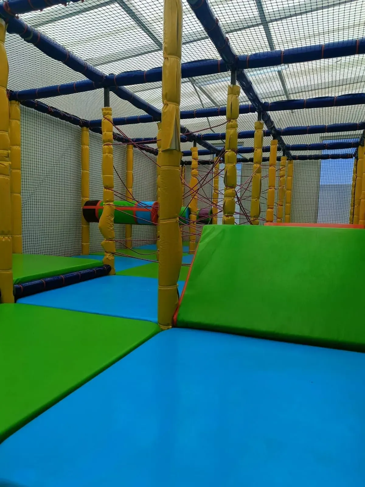 Salón y Terraza 4 Torres - Salón Con Terraza Y Alberca en Ciudad Juárez, Chihuahua - Vista 3 de 3 de las instalaciones y espacios del lugar