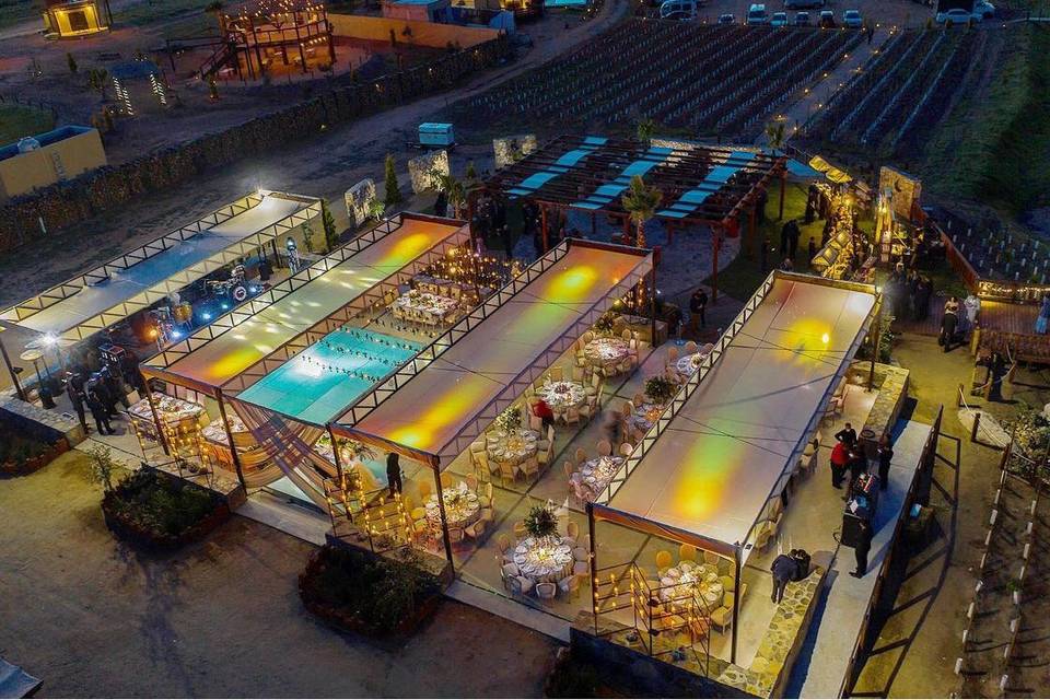 Luna del Valle - Jardín Con Viñedo en Valle de Guadalupe, Baja California - Vista 2 de 5 de las instalaciones y espacios del lugar