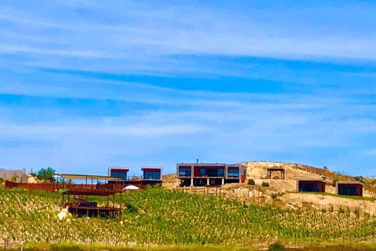 Siempre Valle - Hotel Con Viñedo en Valle de Guadalupe, Baja California - Vista 3 de 5 de las instalaciones y espacios del lugar