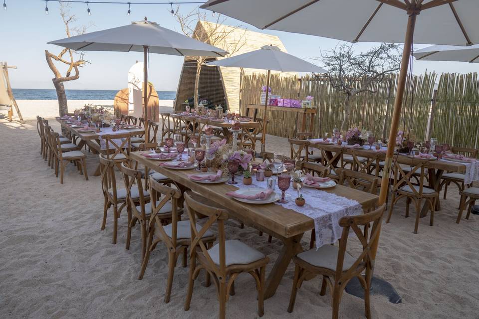 La Tuna - Bodas En La Playa para eventos en La Paz, Baja California Sur. La Tuna es un espectacular espacio frente a la playa donde p...