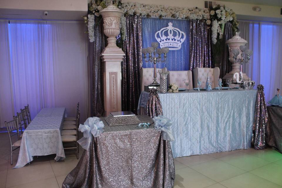 Salón Su Majestad - Salón De Eventos en Mexicali, Baja California - Vista 6 de 14 de las instalaciones y espacios del lugar