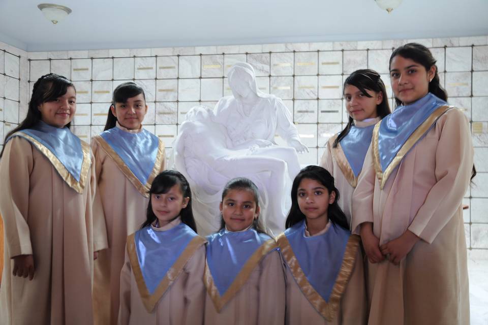 Ensamble Angelus - DJs Para Eventos en Tijuana, Baja California. Ensamble musical especializado en música sacra para celebrac...